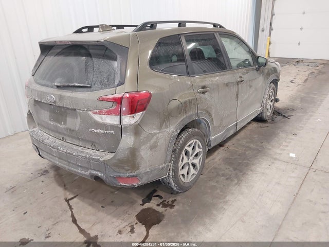 Продаж на аукціоні авто 2022 Subaru Forester Premium, vin: JF2SKAEC8NH437573, номер лоту: 44284231