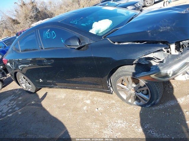 Hyundai Elantra Value Edition 2018 5NPD84LF8JH286282 Image 14