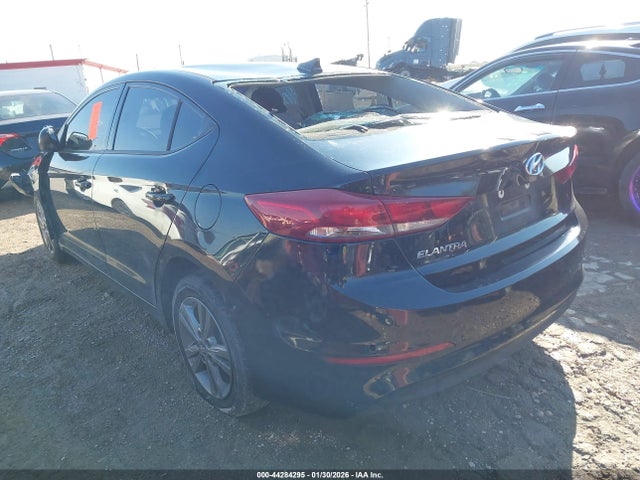 Hyundai Elantra Value Edition 2018 5NPD84LF8JH286282 Image 3