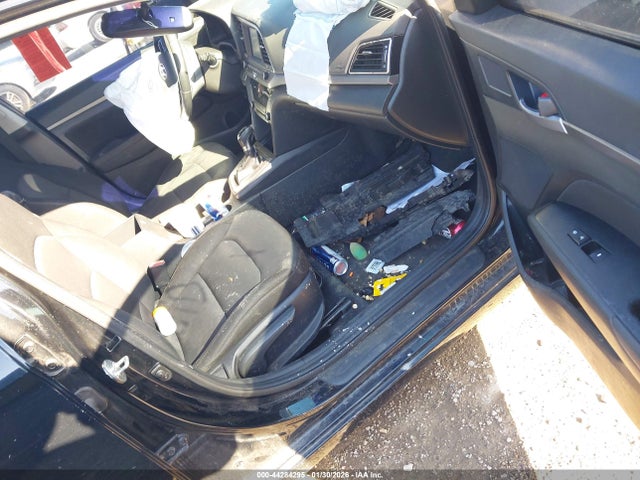 Hyundai Elantra Value Edition 2018 5NPD84LF8JH286282 Image 5