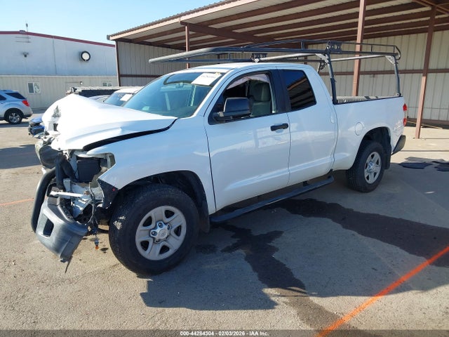 5TFRM5F19EX069812 Toyota Tundra Sr 4.6l V8