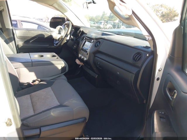 5TFRM5F19EX069812 Toyota Tundra Sr 4.6l V8