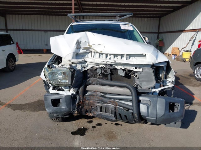 5TFRM5F19EX069812 Toyota Tundra Sr 4.6l V8
