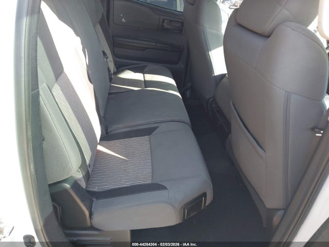 5TFRM5F19EX069812 Toyota Tundra Sr 4.6l V8