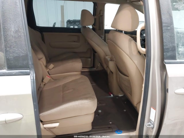 KNDMB5C12G6178321 KIA SEDONA LX