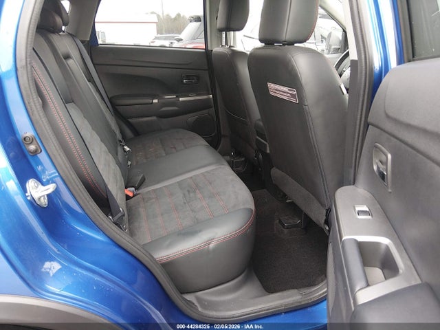 44284325 :رقم المزاد ، JA4AP3AW3JU016427 vin ، 2018 Mitsubishi Outlander Sport 2.4 Se مزاد بيع