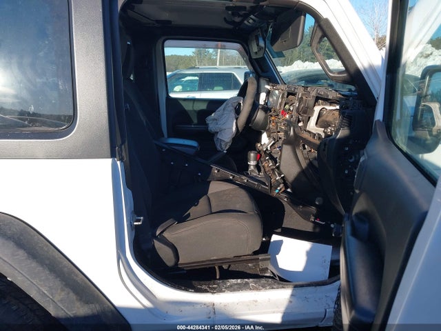 1C4GJXAG7JW307146 Jeep Wrangler Sport 4x4