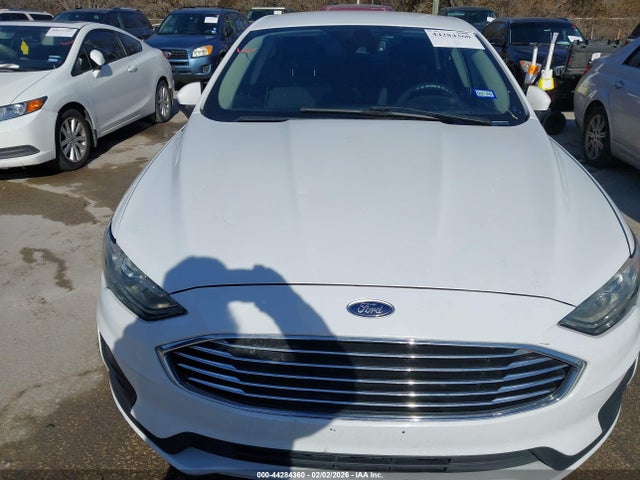 3FA6P0LUXKR102158 Ford Fusion Hybrid Se