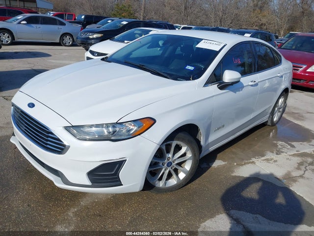 3FA6P0LUXKR102158 Ford Fusion Hybrid Se