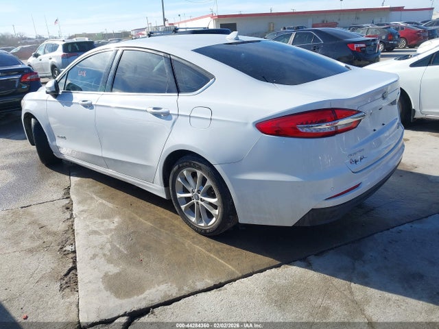 3FA6P0LUXKR102158 Ford Fusion Hybrid Se