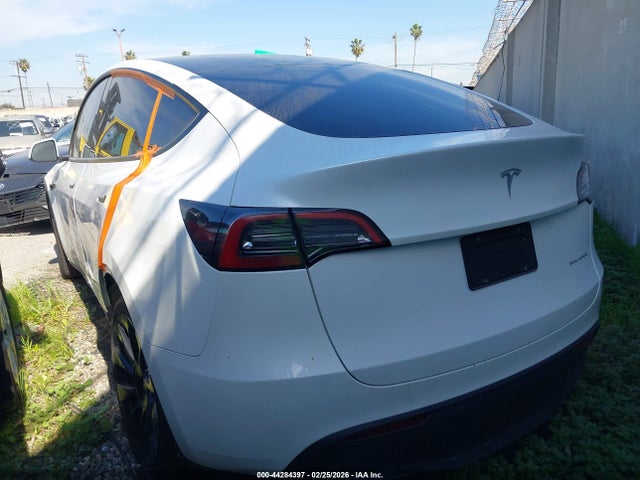 2023 TESLA MODEL Y 7SAYGDEE7PA028870 Photo 2