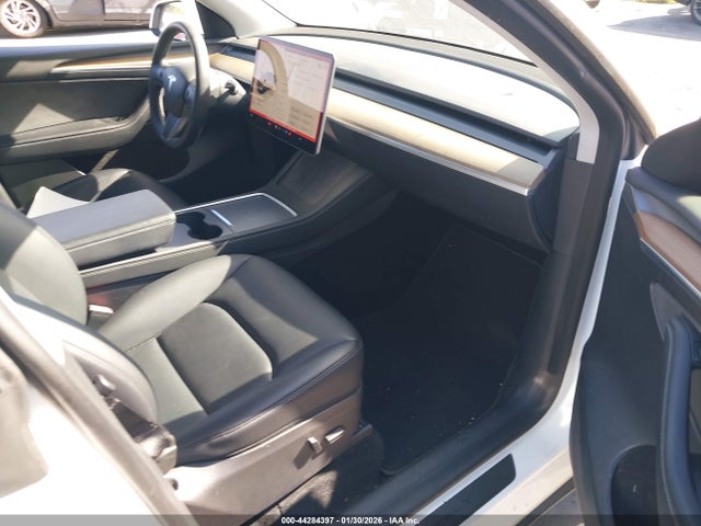 2023 TESLA MODEL Y 7SAYGDEE7PA028870 Photo 4