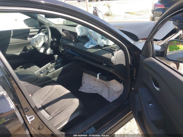 44284405 :رقم المزاد ، 1HGCY2F58SA091778 vin ، 2025 Honda Accord Hybrid Sport مزاد بيع