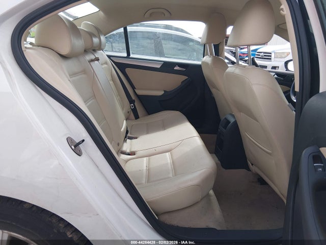 Продажа на аукционе авто 2013 Volkswagen Jetta Hybrid Se, vin: 3VW637AJ7DM291338, номер лота: 44284428
