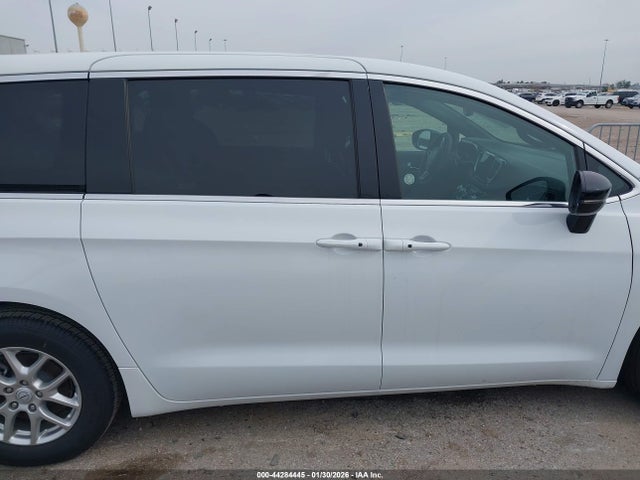 Chrysler Pacifica Select 2026 2C4RC1BG7TR168839 Image 14