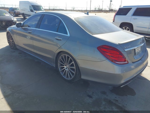 2015 MERCEDES-BENZ S 550 WDDUG8CB6FA148915 Photo 2