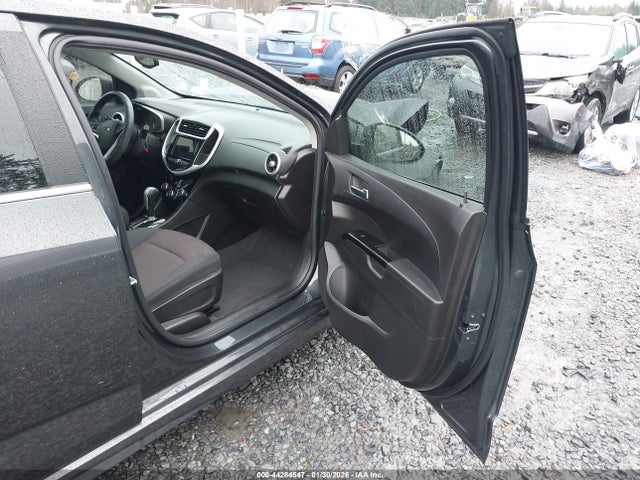 Chevrolet Sonic Lt Auto 2018 1G1JD6SB3J4135065 Image 5