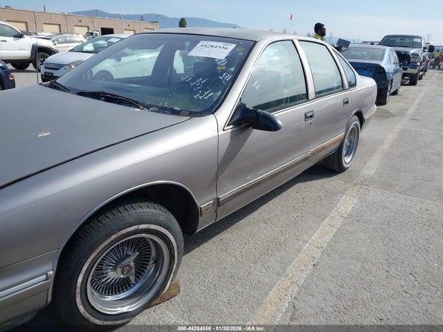 1996 CHEVROLET CAPRICE / IMPALA 1G1BL52P5TR170595 Photo 5