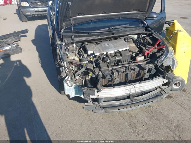JTDKBRFU9H3034952 Toyota Prius Two
