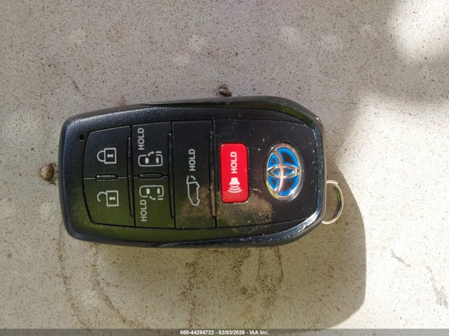 Toyota SIENNA XLE 2025 5TDYRKECXSS235836 Image 23