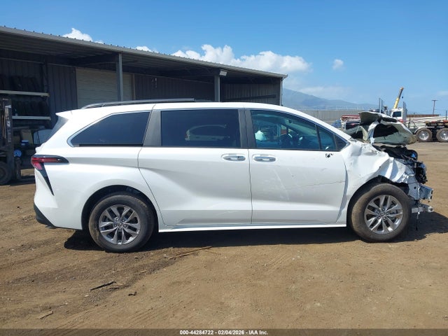 Toyota SIENNA XLE 2025 5TDYRKECXSS235836 Image 26
