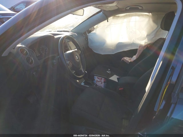 WVGBV7AX8HK049196 Volkswagen Tiguan 2.0t/2.0t S