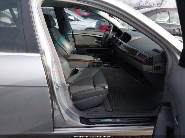 44284794 :رقم المزاد ، WBAGN63452DR05568 vin ، 2002 Bmw 745li مزاد بيع