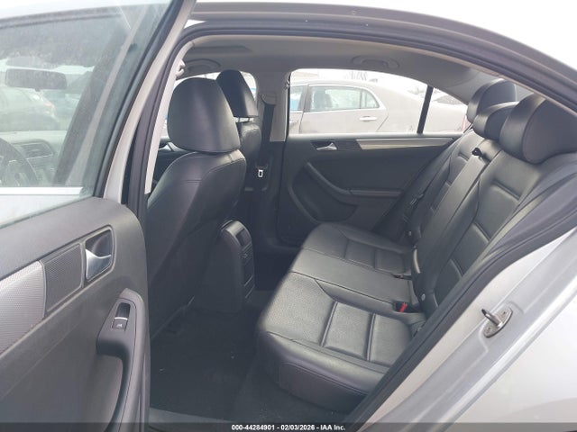3VWD17AJXFM350088 Volkswagen Jetta 1.8t Se