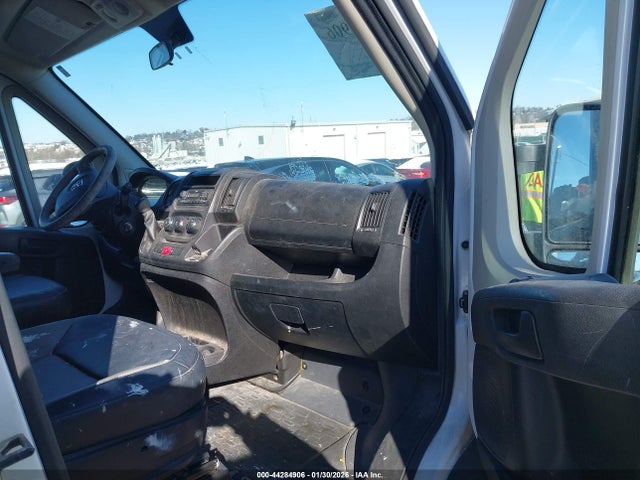 44284906 :رقم المزاد ، 3C6TRVAG7FE507495 vin ، 2015 Ram Promaster 1500 Low Roof مزاد بيع