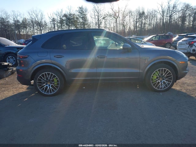 WP1AE2AYXMDA24857 Porsche Cayenne E-hybrid