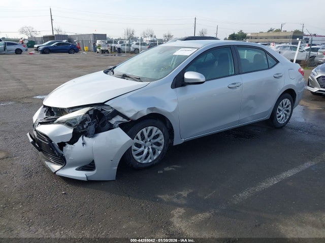 2T1BURHE0JC084586 Toyota COROLLA LE