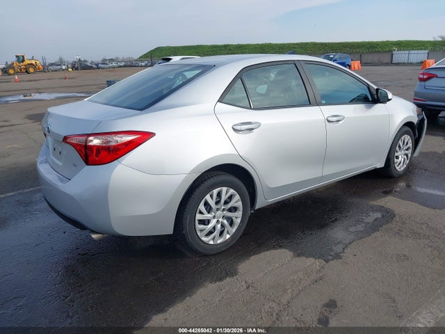 2T1BURHE0JC084586 Toyota COROLLA LE