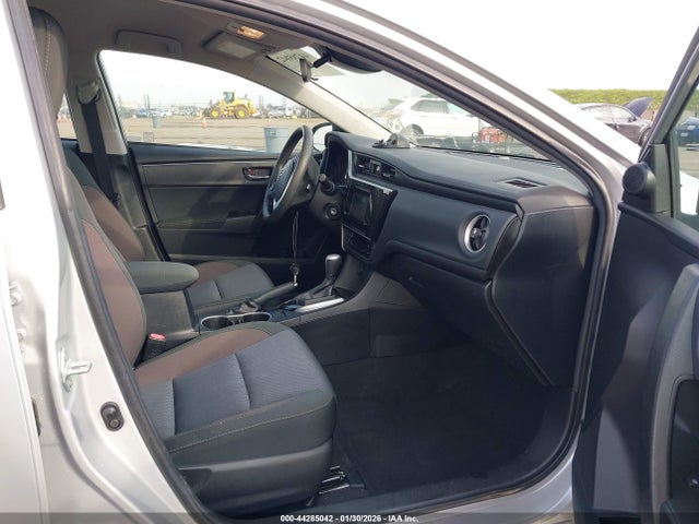 2T1BURHE0JC084586 Toyota COROLLA LE
