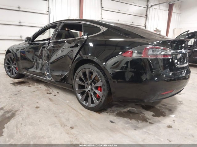 2019 TESLA MODEL S 5YJSA1E45KF331927 Photo 2