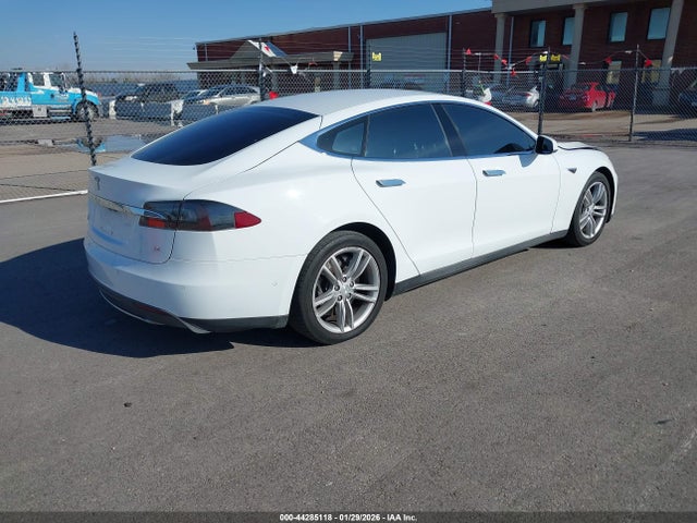 2015 TESLA MODEL S 5YJSA1H17FFP76273 Photo 3