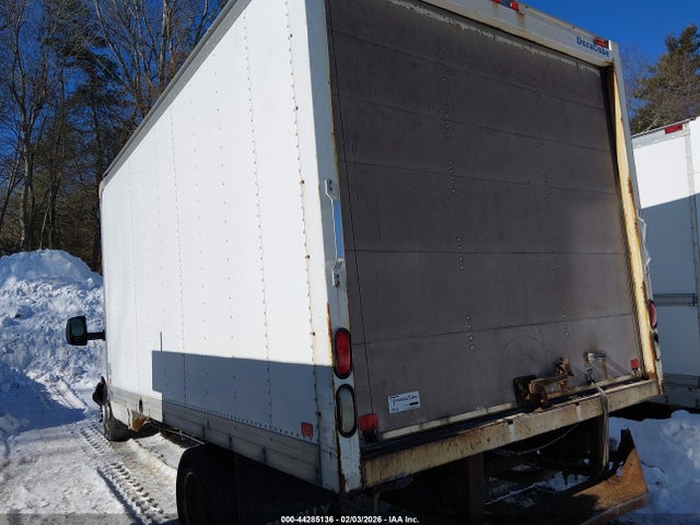 2013 CHEVROLET EXPRESS CUTAWAY 1GB3G3CG9D1143780 Photo 2