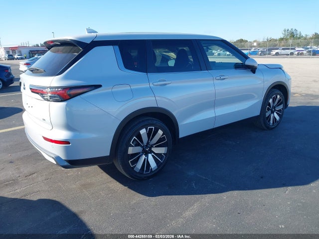 2025 MITSUBISHI OUTLANDER JA4J3VA80SZ012705 Photo 3