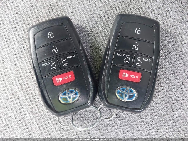Toyota SIENNA LE 2021 5TDKRKEC6MS065788 Image 11