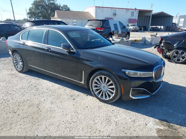 2022 BMW 740 WBA7T2C07NCH74247