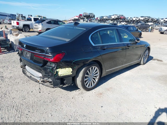 2022 BMW 740 WBA7T2C07NCH74247 Photo 3