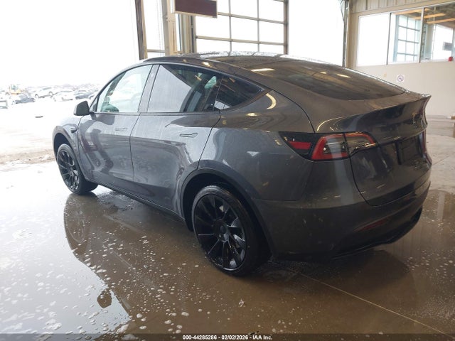 2022 TESLA MODEL Y 7SAYGDEE6NA022703 Photo 2