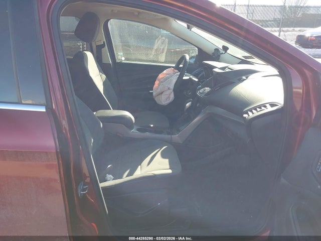 1FMCU9GX7GUB10860 Ford ESCAPE SE