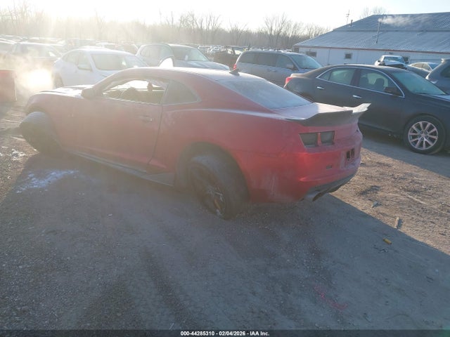 2011 CHEVROLET CAMARO 2G1FK1EJ0B9106736 Photo 2