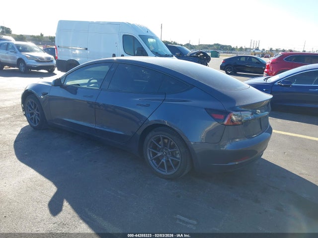 2023 TESLA MODEL 3 5YJ3E1EB9PF636796 Photo 2