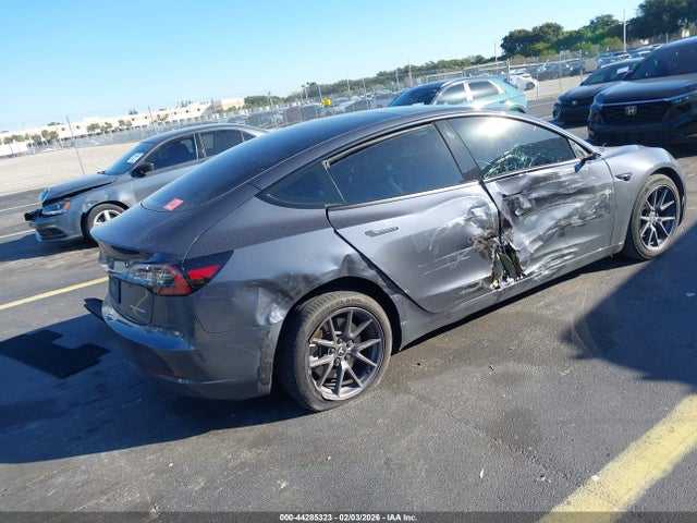 2023 TESLA MODEL 3 5YJ3E1EB9PF636796 Photo 3