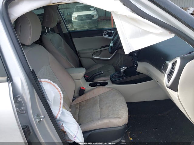 2021 KIA SOUL KNDJ23AU7M7772512 Photo 4