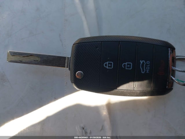 KIA Optima Lx 2018 5XXGT4L38JG257166 Image 11