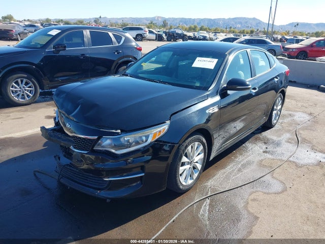 KIA Optima Lx 2018 5XXGT4L38JG257166 Image 2