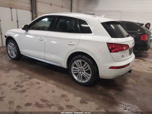 2018 AUDI Q5 WA1BNAFY0J2233261 Photo 2
