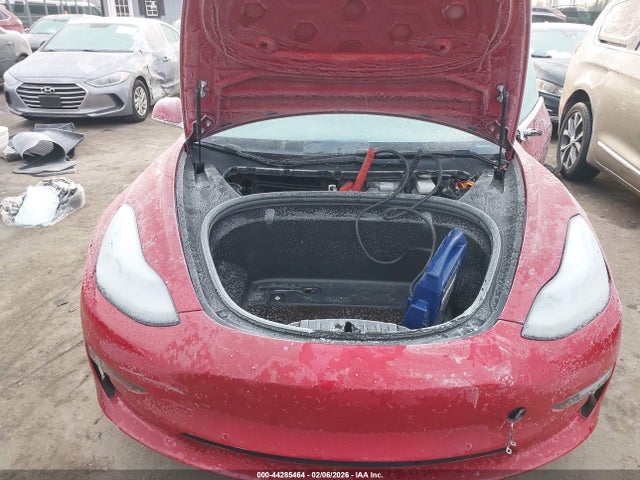 44285464 :رقم المزاد ، 5YJ3E1EB3JF063174 vin ، 2018 Tesla Model 3 Long Range/performance مزاد بيع